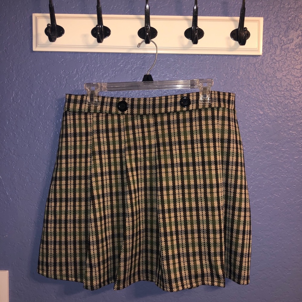 Plaid Mini Skirt with Pleating Details Size XL